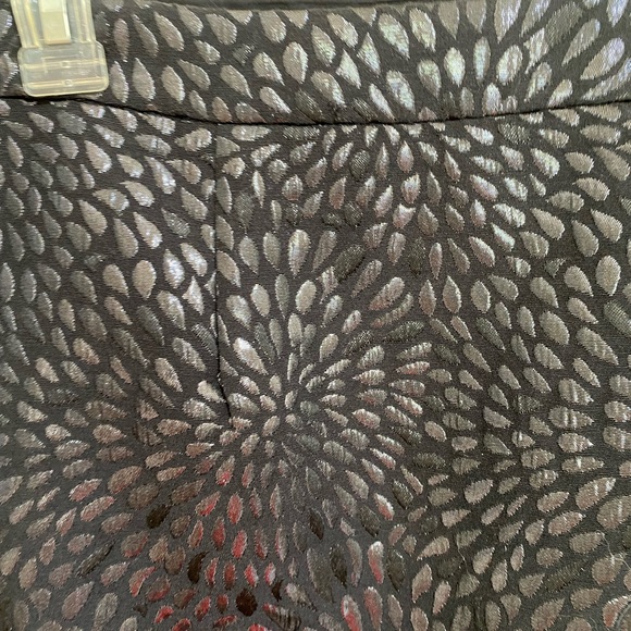 LOFT embossed pattern black shiny skirt size 8 - Picture 9 of 16